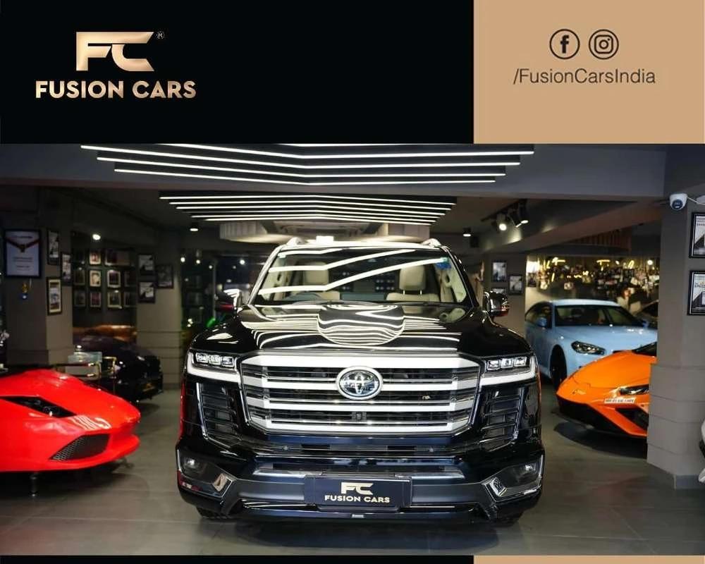 Toyota Land Cruiser ZX petrol, 2025, Petrol