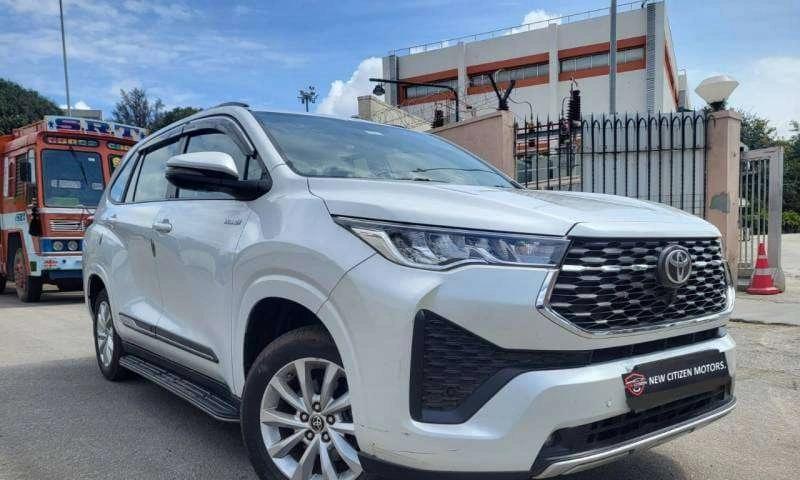 Toyota Innova Hycross 2.0 VX Hybrid 7 STR, 2023, Petrol