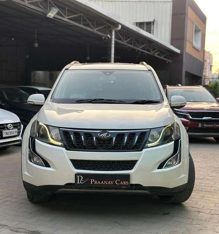 Mahindra XUV500 2.2 W10, 2016, Diesel