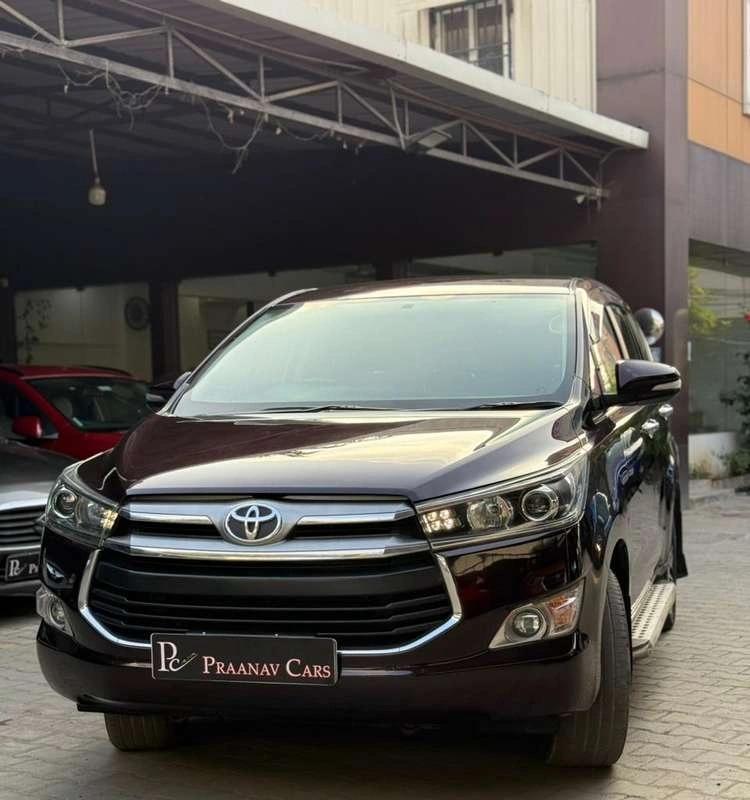 Toyota Innova Crysta 2.4 V, 2016, Diesel