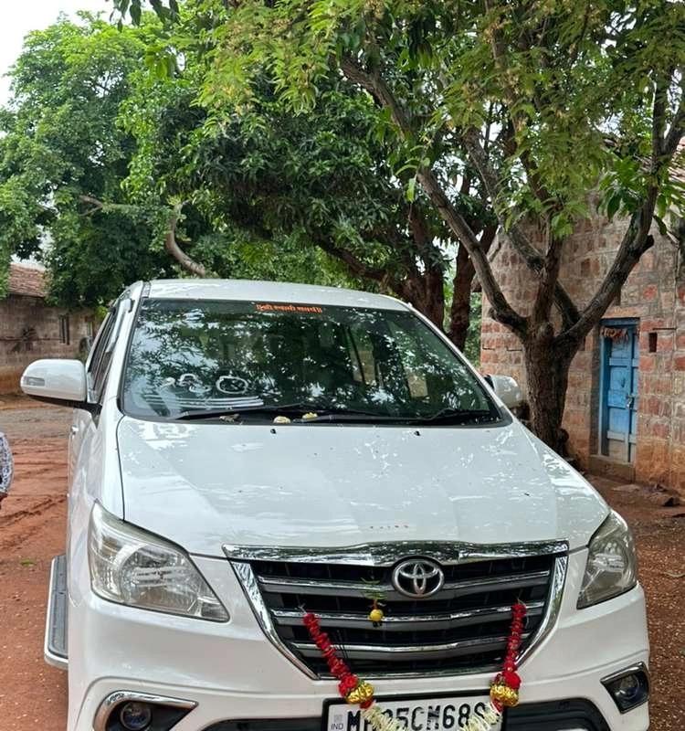 Toyota Innova 2015 Diesel Well Maintained
