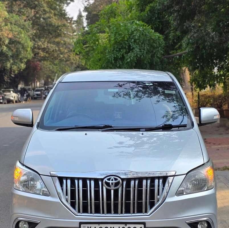 Toyota Innova 2.5 VX (Diesel) 8 Seater BS IV, 2014, Diesel