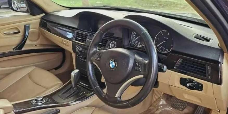 BMW 32D top model luxury car