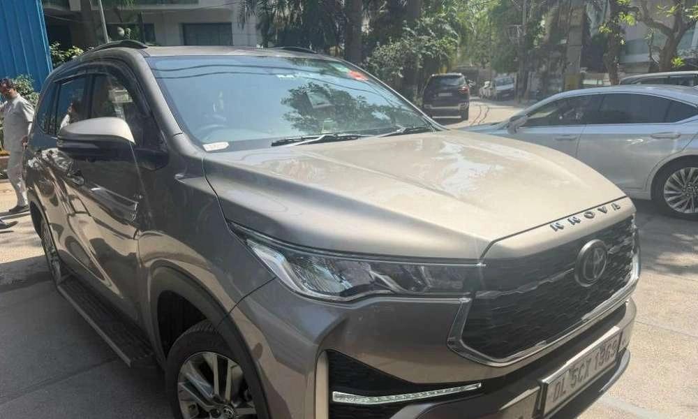 Toyota Innova Hycross 2.0 ZX (O) Hybrid 7 STR, 2025, Petrol