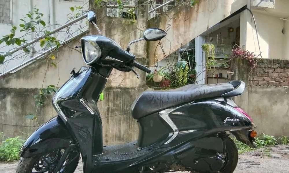 Yamaha Fascino scooty is on showroom condition.Bit negotiable