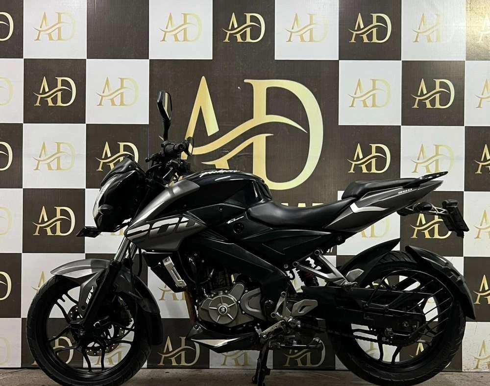 BAJAJ PULSAR NS 200 BS4 MODEL 1st OWNER MINT CONDITION