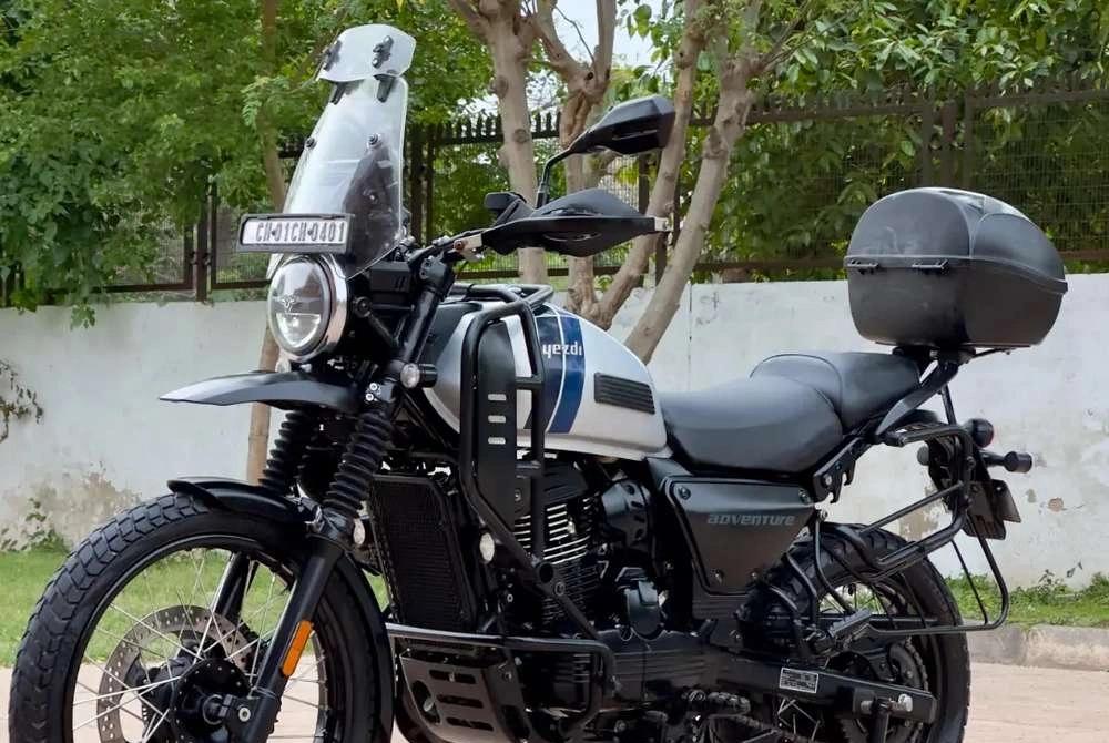 Only 1800 km driven yezdi adventure
