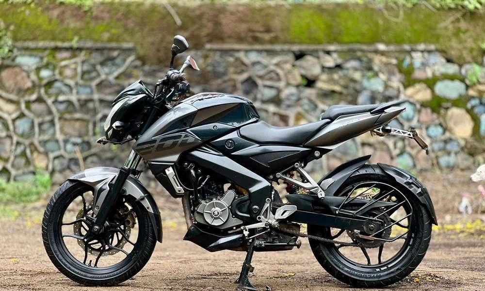 BAJAJ PULSAR NS 200 bs4 MODEL MINT CONDITION