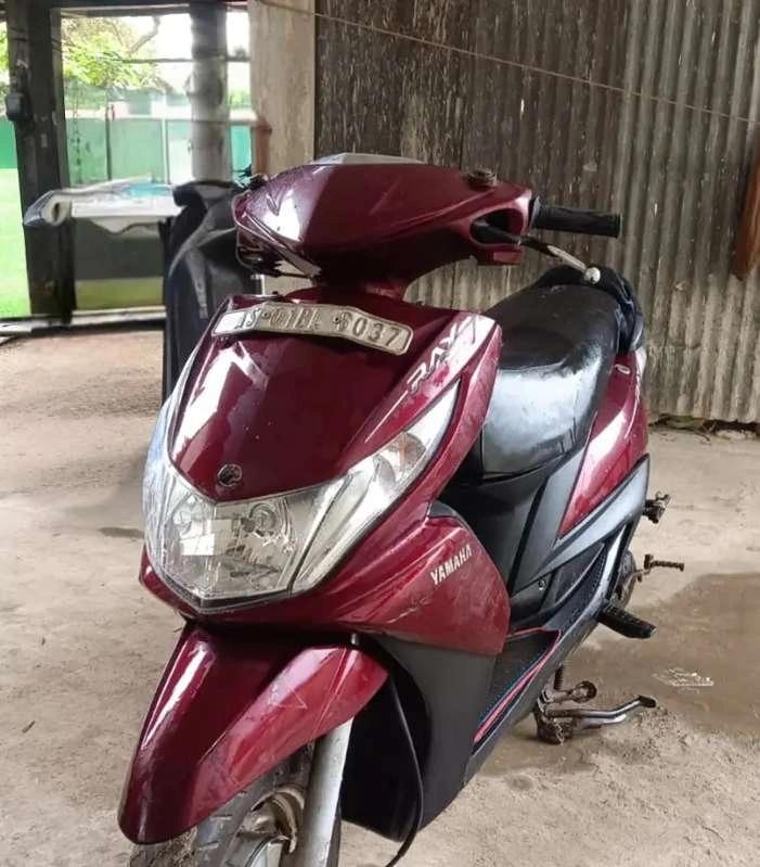 Yamaha Ray Z scooty is on showroom condition.Bit negotiable