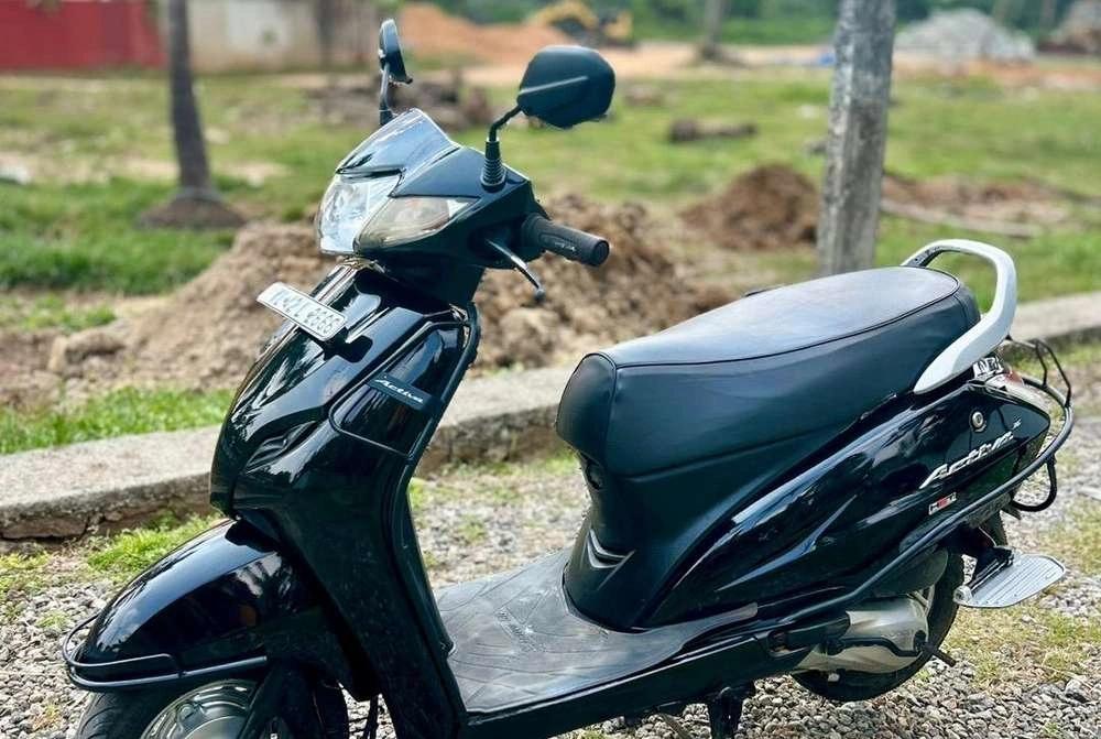 2015 December Honda Activa 3G Scooter