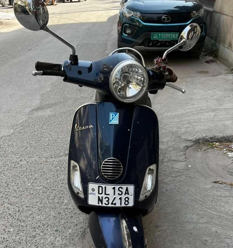Piaggo Vespa 125cc 2013 petrol scooty