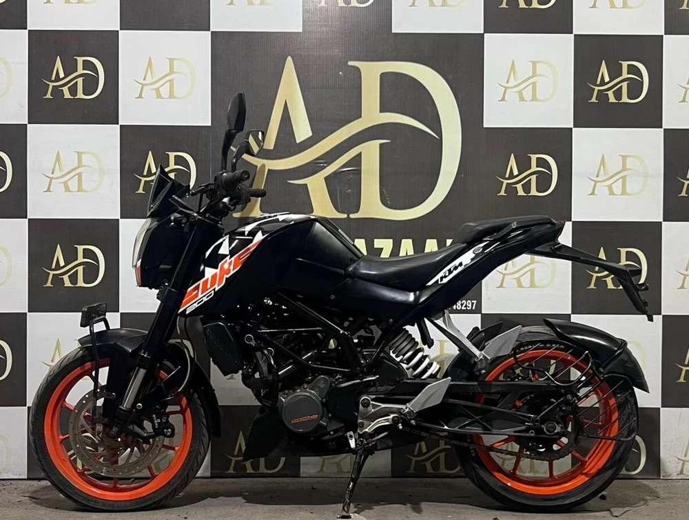 KTM DUKE 200 Bs4 MODEL 1st OWNER MINT CONDITION