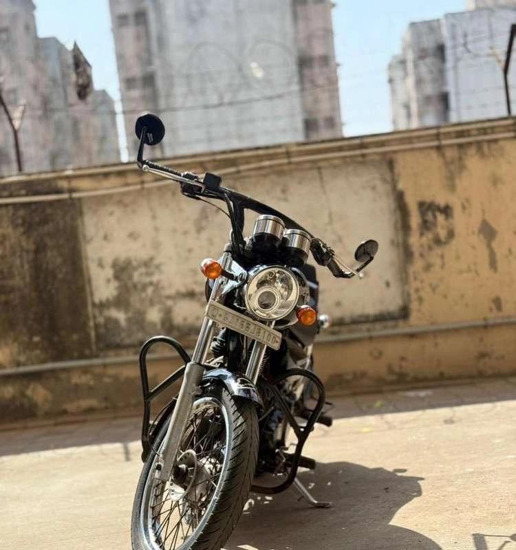 Royal Enfield Thender Bird 350 Well maintained / Excellent Condition.