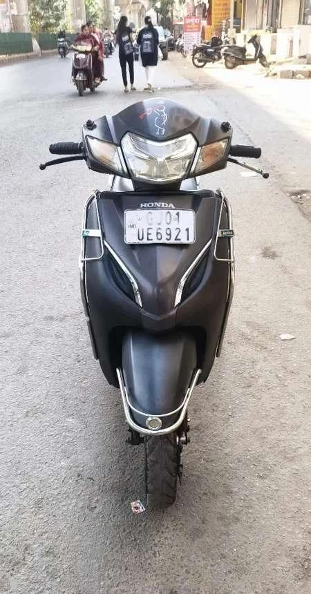 Honda Activa 5g bs4 carbetter, first owner, engine good top condition