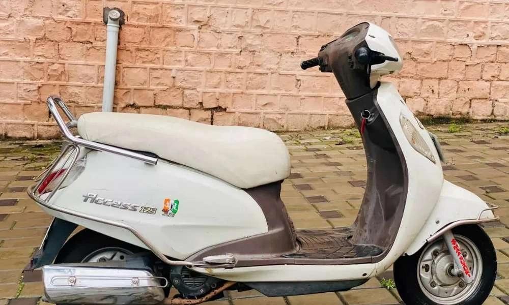 Suzuki Access 20000km(2015)