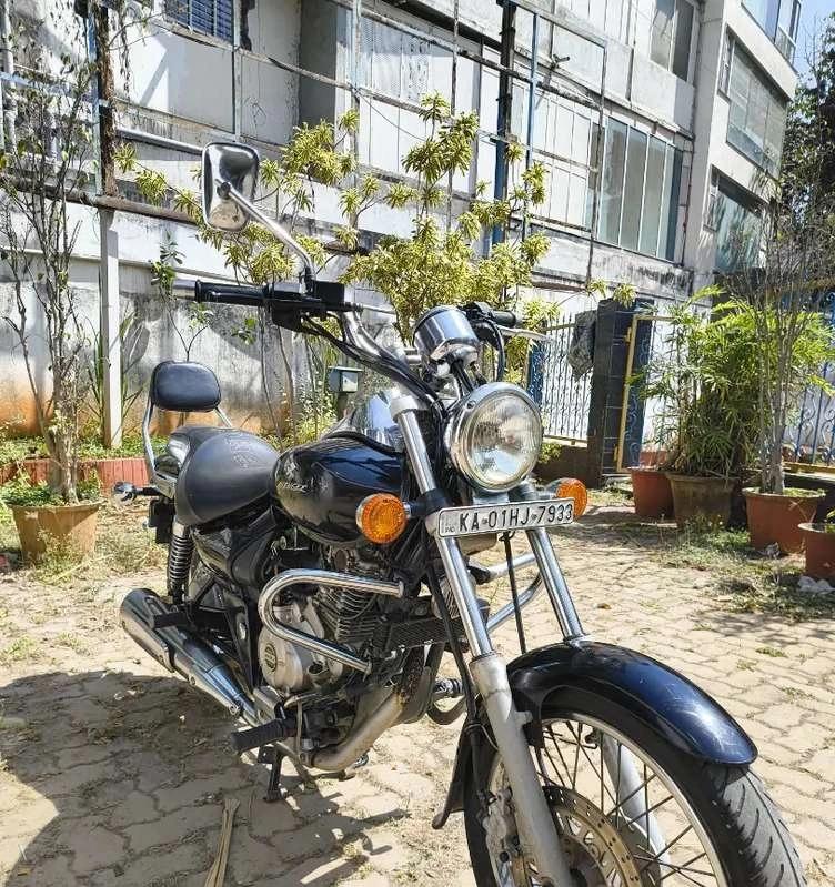 Bajaj avenger 220 cruise in showroom condition single owner with