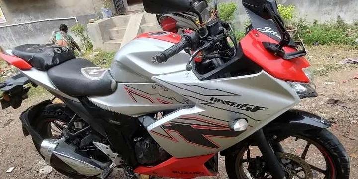 Suzuki Gixxer sf 155cc .2.5 year old.