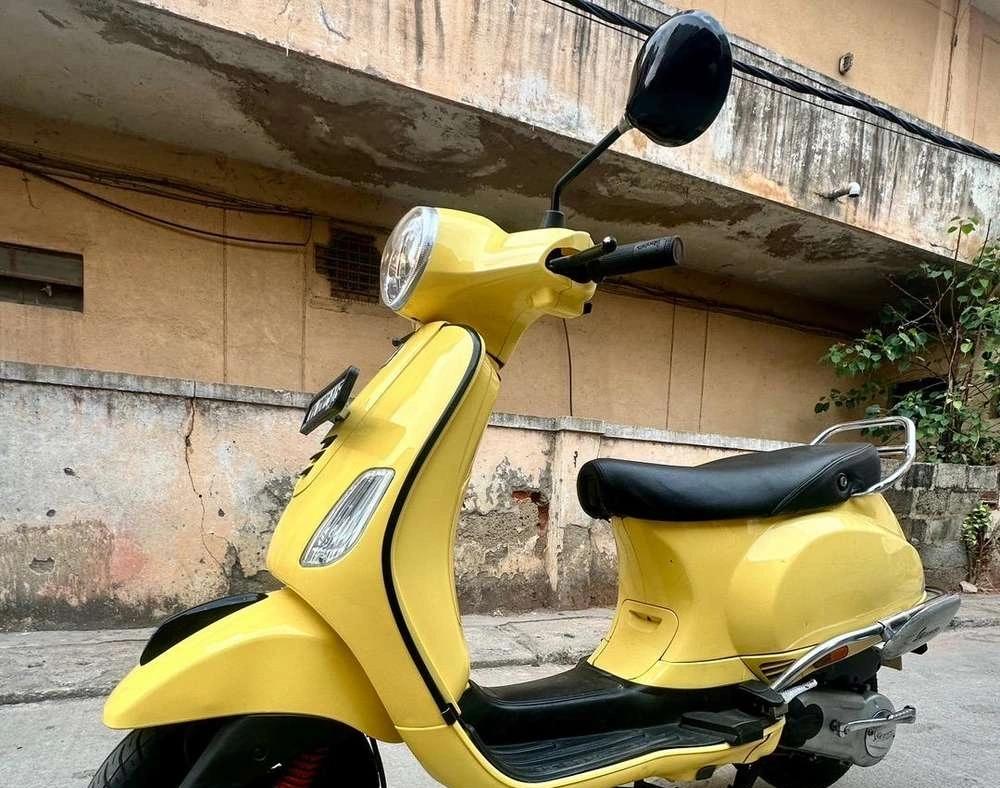 Emi/loan/available VESPA LX 125 SINGLE OWNER