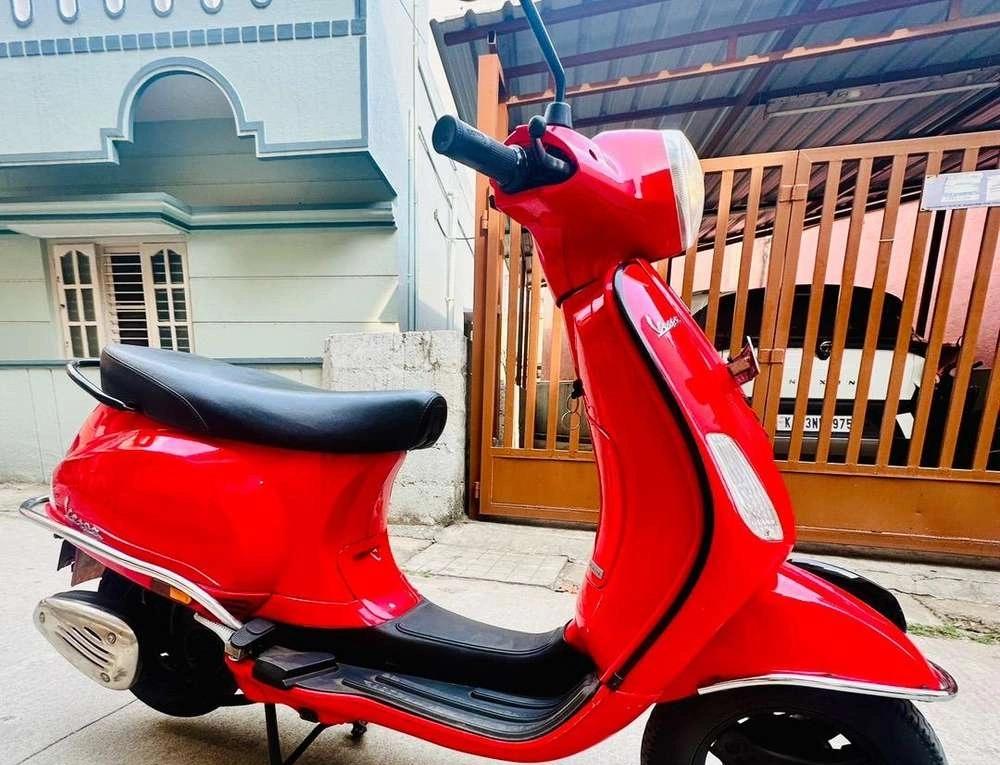 Emi/loan/available VESPA LX 125 SECOND OWNER