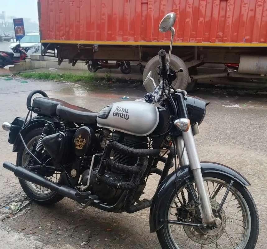 Classic 350 Royal Enfield bike