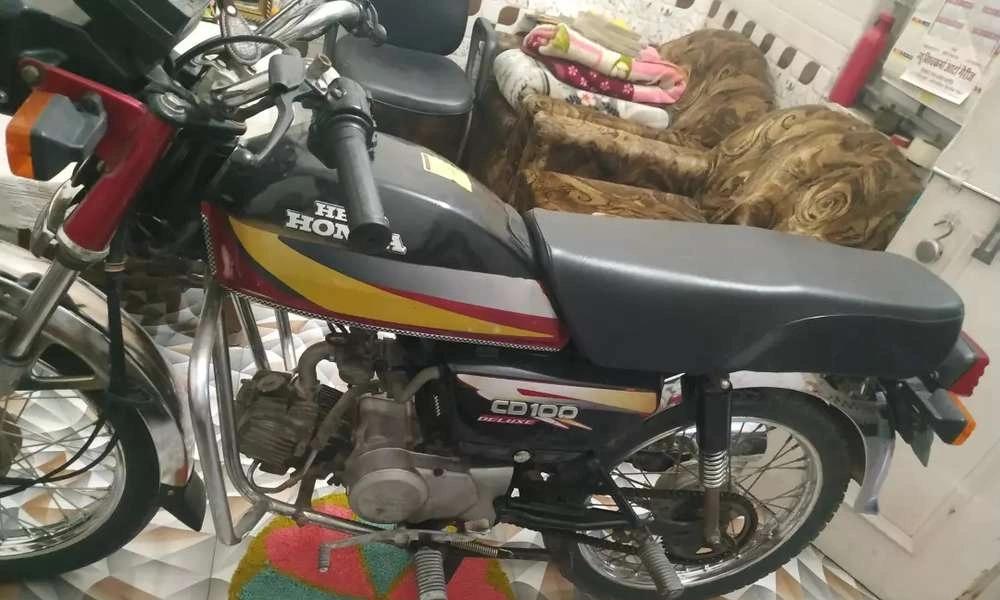 Cd 100 good condition, with rc