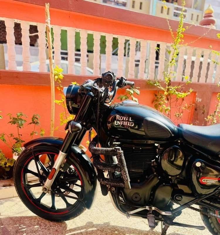 Royal Enfield Bullet Classic REBORN SHETH BLACK TOP MODEL 1 ST OWNER