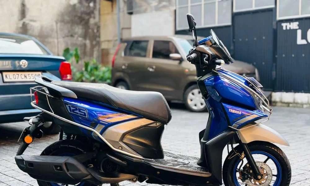 2023 Ray ZR racing blue