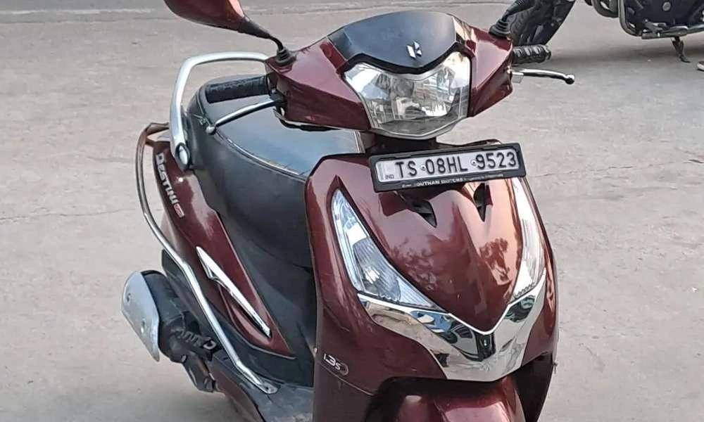 Hero destine 125cc maroon colour