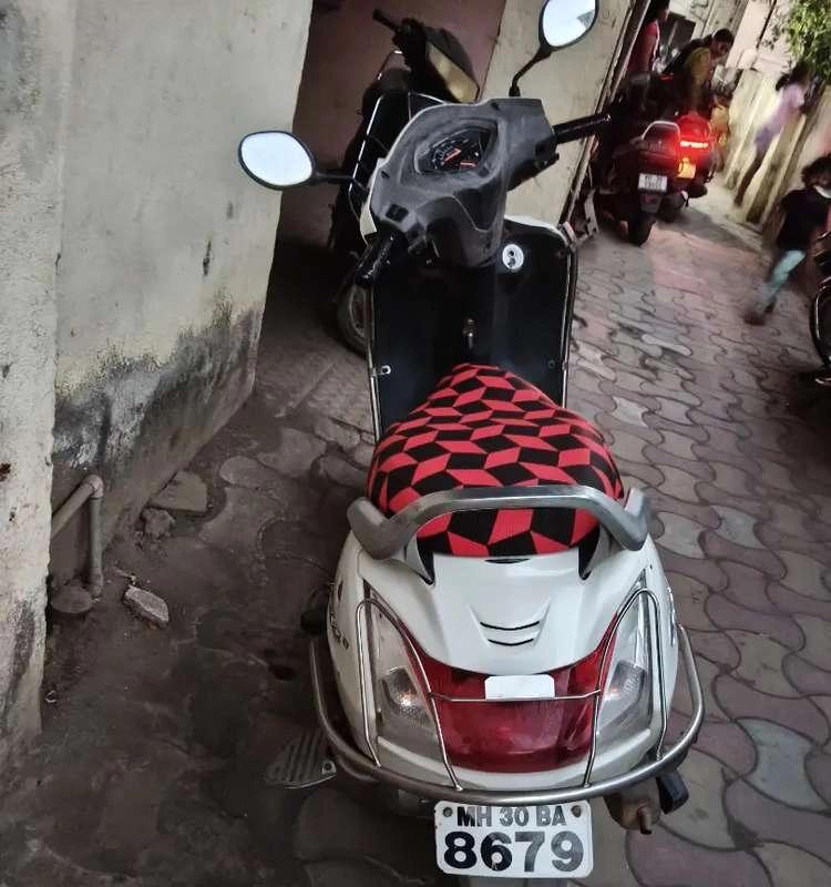 Honda Activa 4 G (petrol ) mileage:50 to 55 good condition ,one owner