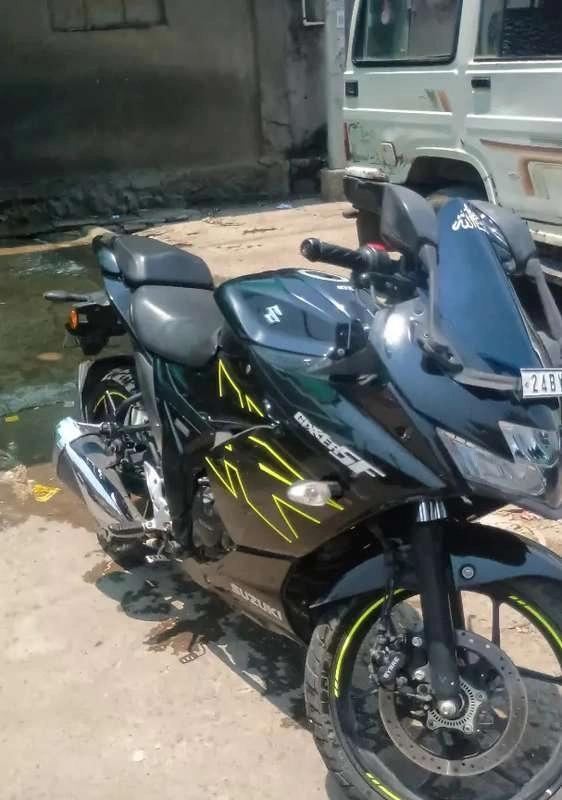 Gixxer sf condition top first owner one hand use bike