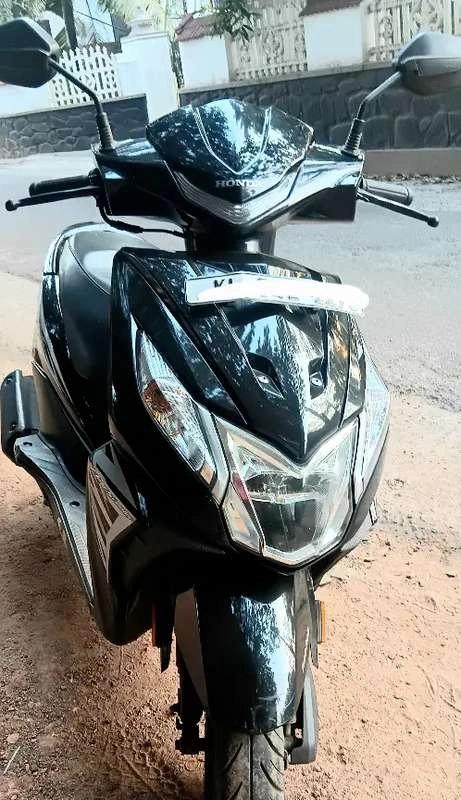 Brand new looks showroom condition single person used showroom service