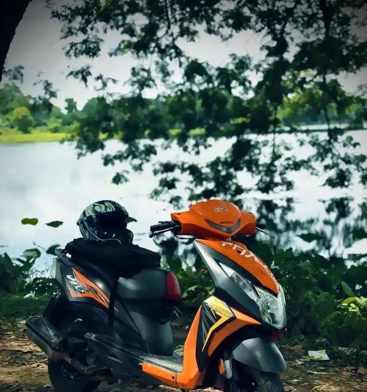 Scooty moja hoi ase