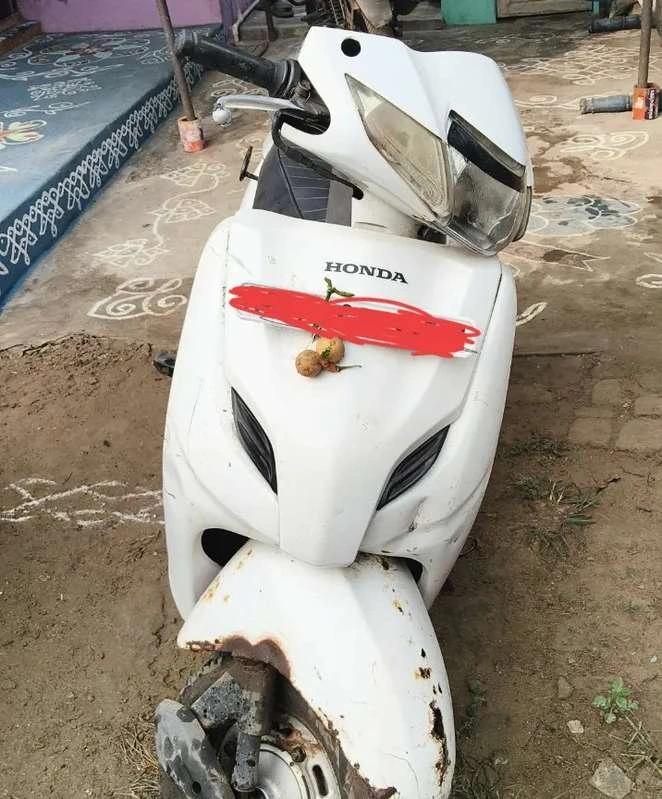 2015 model scooty activa 12000