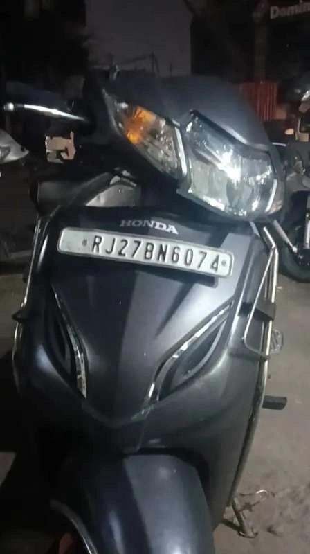 Activa 5g made black colour