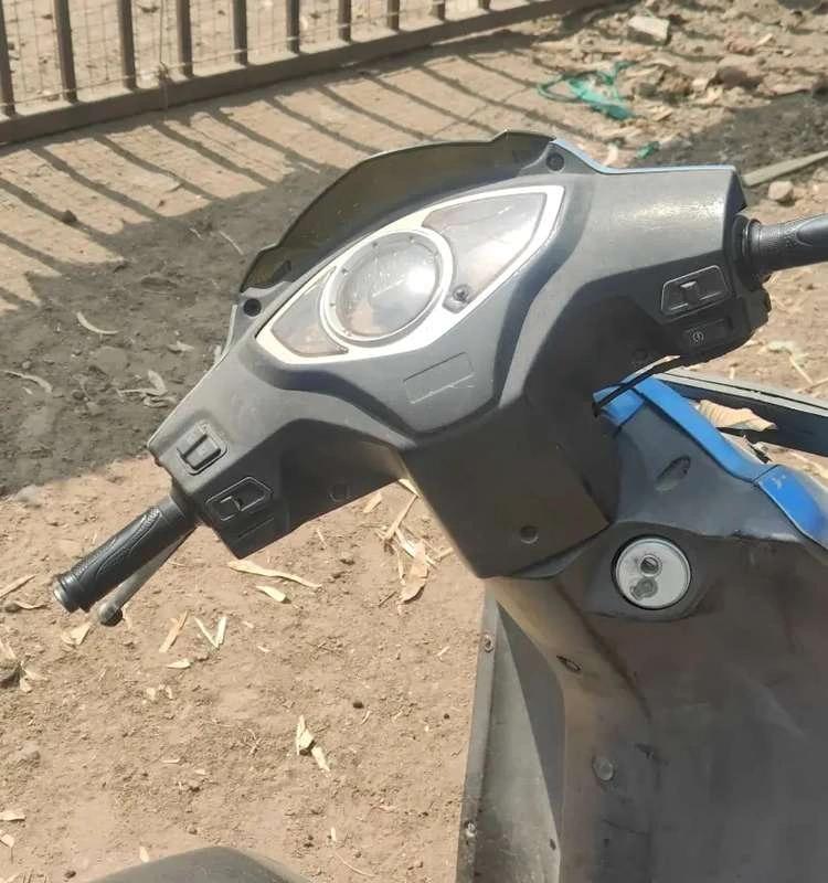 Hero maestro for sale , price 25,000 rs . Price is negotiable