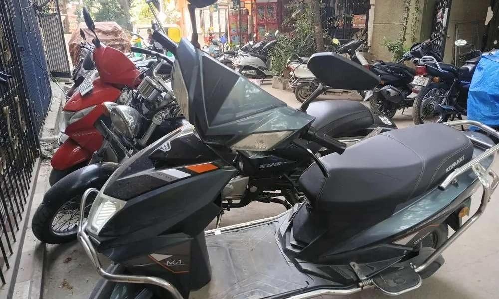 New like condition, Electric, 45km/hr speed, 50km milge on a charge.