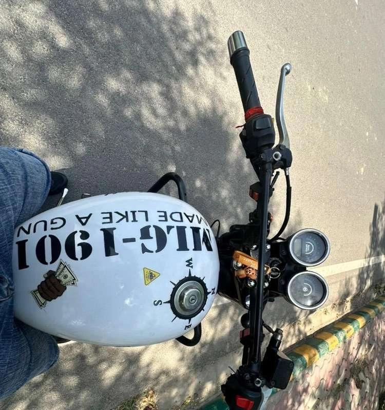 Bike in very best condition 1st onwet single scratch is not there