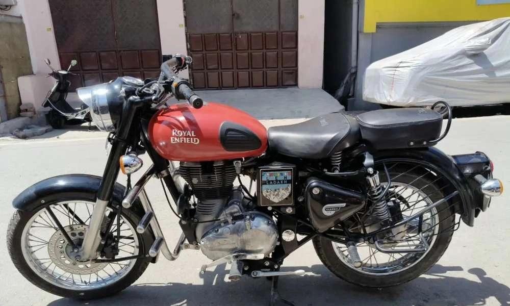 Redditch color perfect condition 1st owner