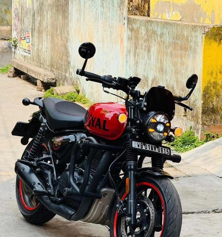 Royal Enfield Hunter 350 Modified Rebel Red