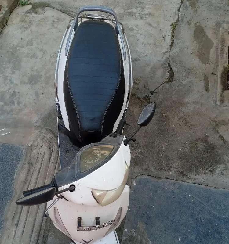 TVS JUPITER WHITE SCOOTY