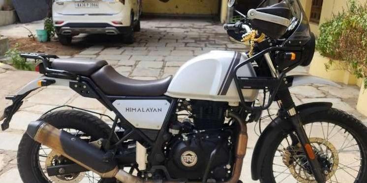silver bike with showroom maintainance brand new rear and back tyres