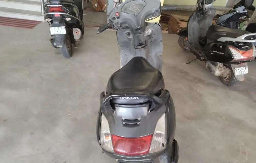 Non-running, only engine damage, body in good condition