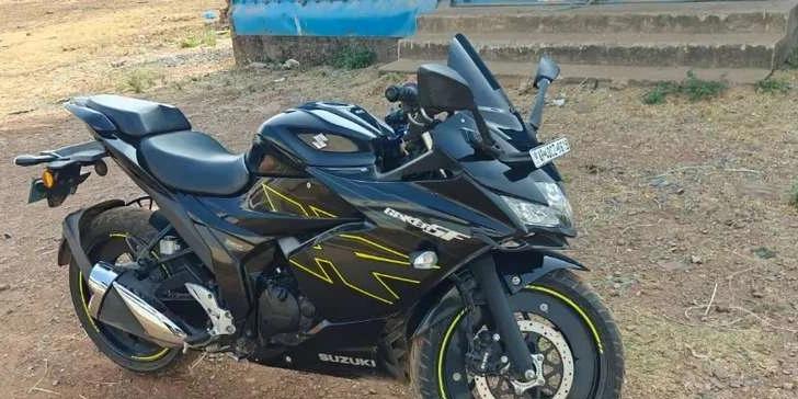 Suzuki Gixxer Very very Good condition for urgent sale