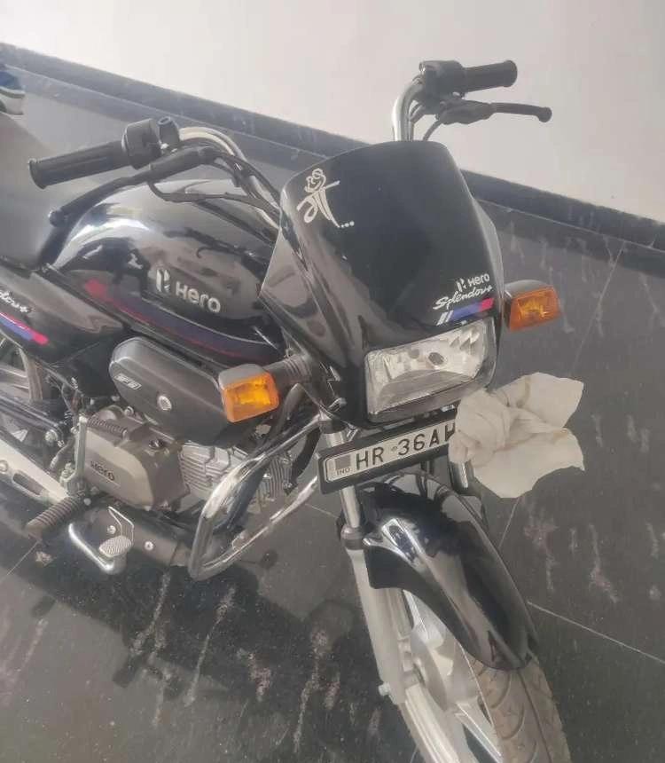 A brand new bike hero splendor plus brand new condition.