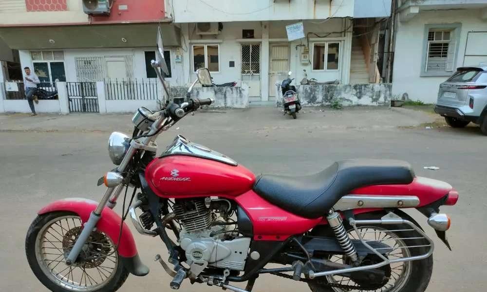 Bajaj avenger 220