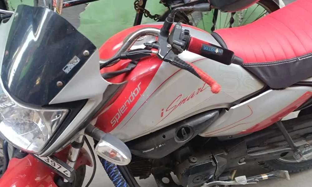 Hero Splendor iSmart 110/ 2016 Model/ Good Condition - Single Hand