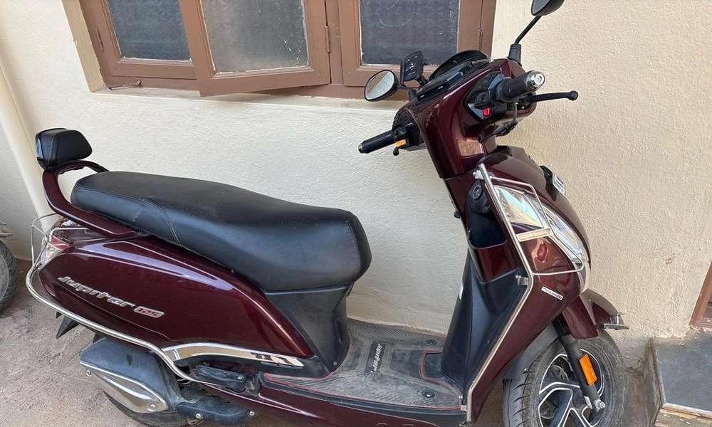 Urgent sale new scooty only 1600 km run