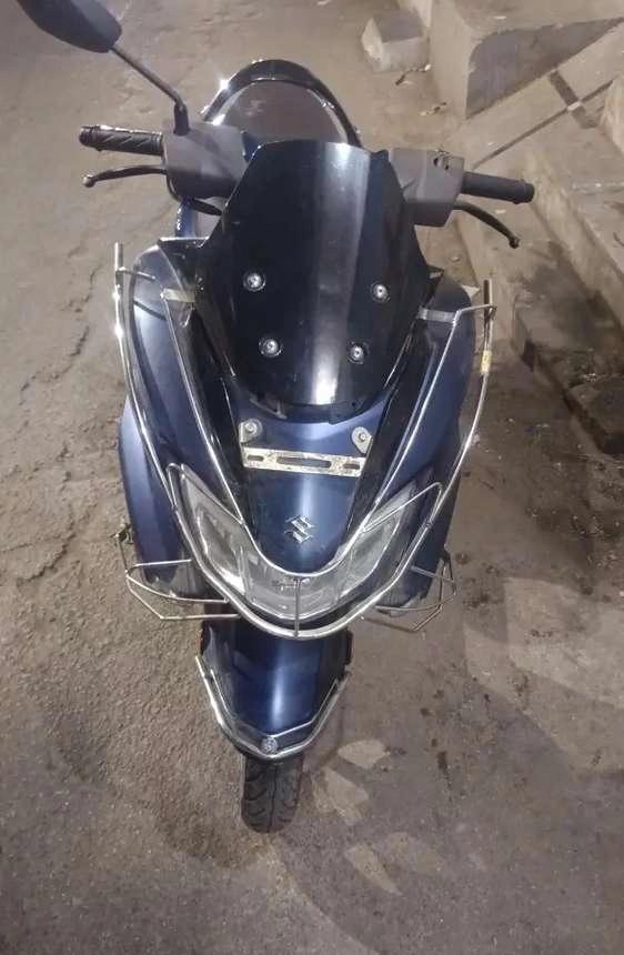 Burkman 125 good condition best pick up Bluetooth