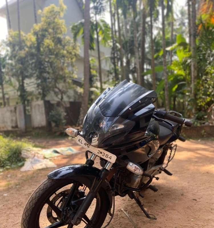 Pulsar 220
