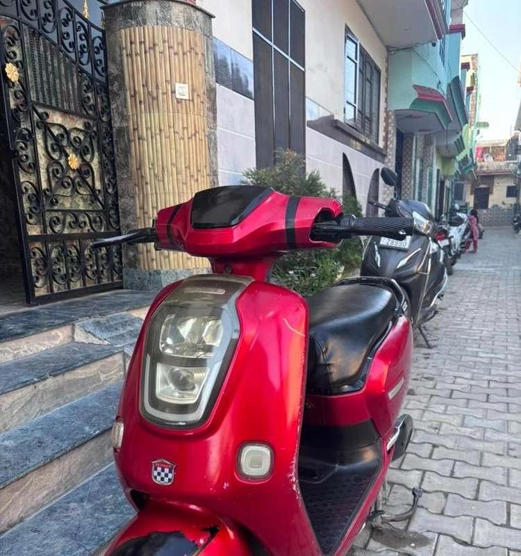 Okinawa lite ev activa in good condition